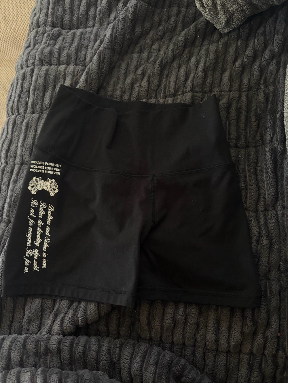 Darc sports she wolves short small limited edition